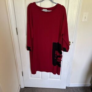 Relaxed Red Long-Sleeve Tunic Dress with Black Accent